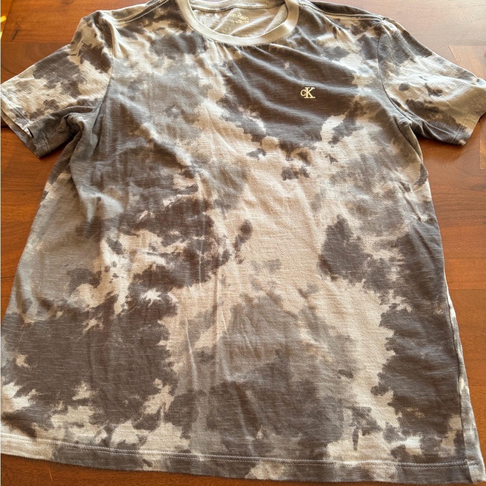 Calvin Klein Black and Grey Camouflage pattern Men's Tee - Size M